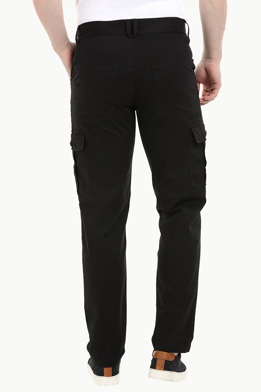 https://www.zobello.com/cdn/shop/products/buy-black-6-pocket-twill-cargo-pants-for-men-31160A_6_1400x.jpg?v=1571723831